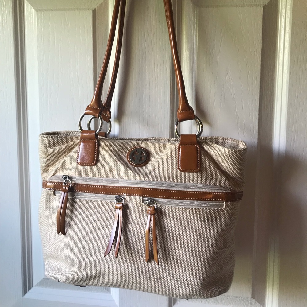 Giani Bernini handbag - pre used but in pristine condition! So many pockets!